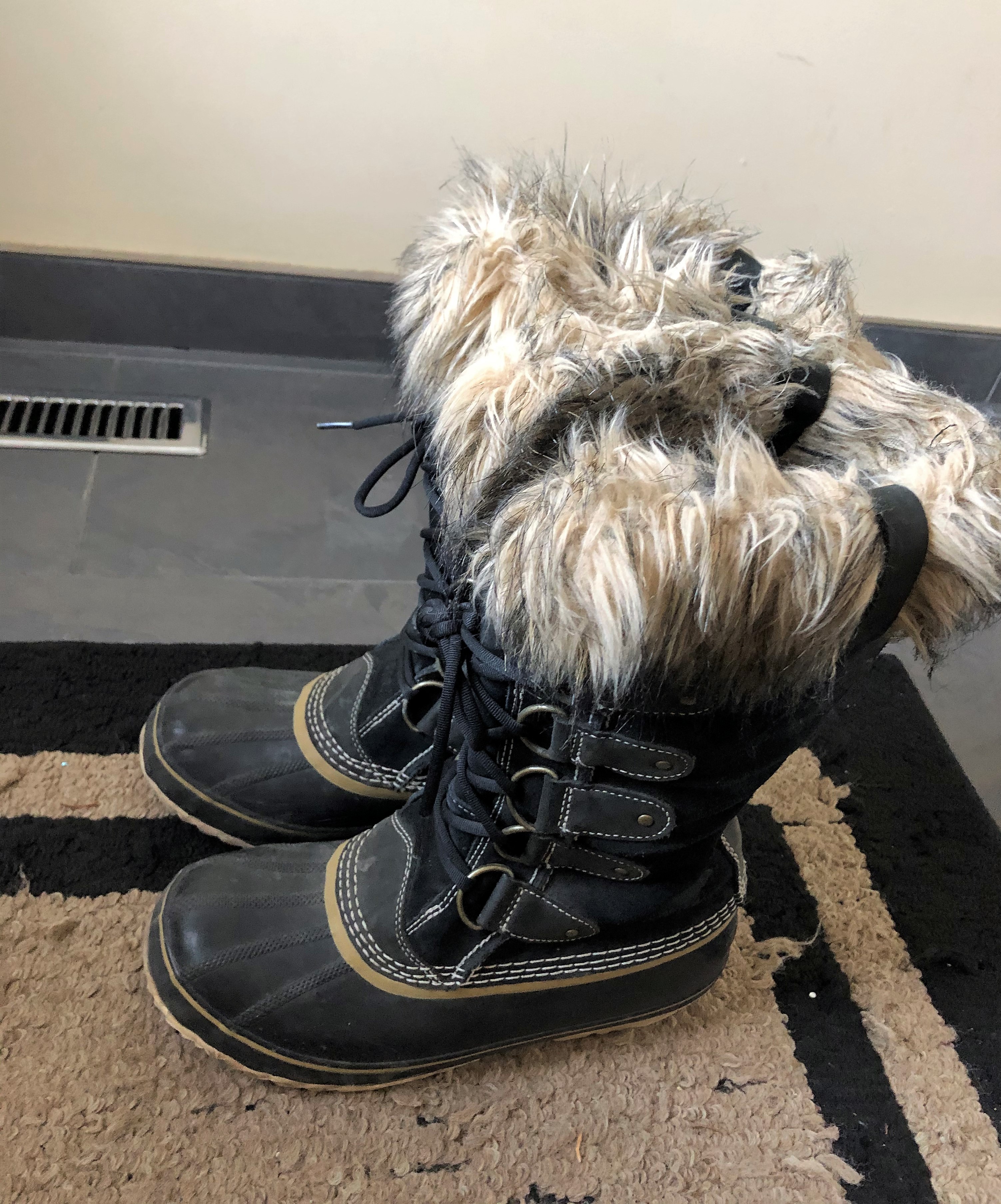 Sorel boots hot sale cracking